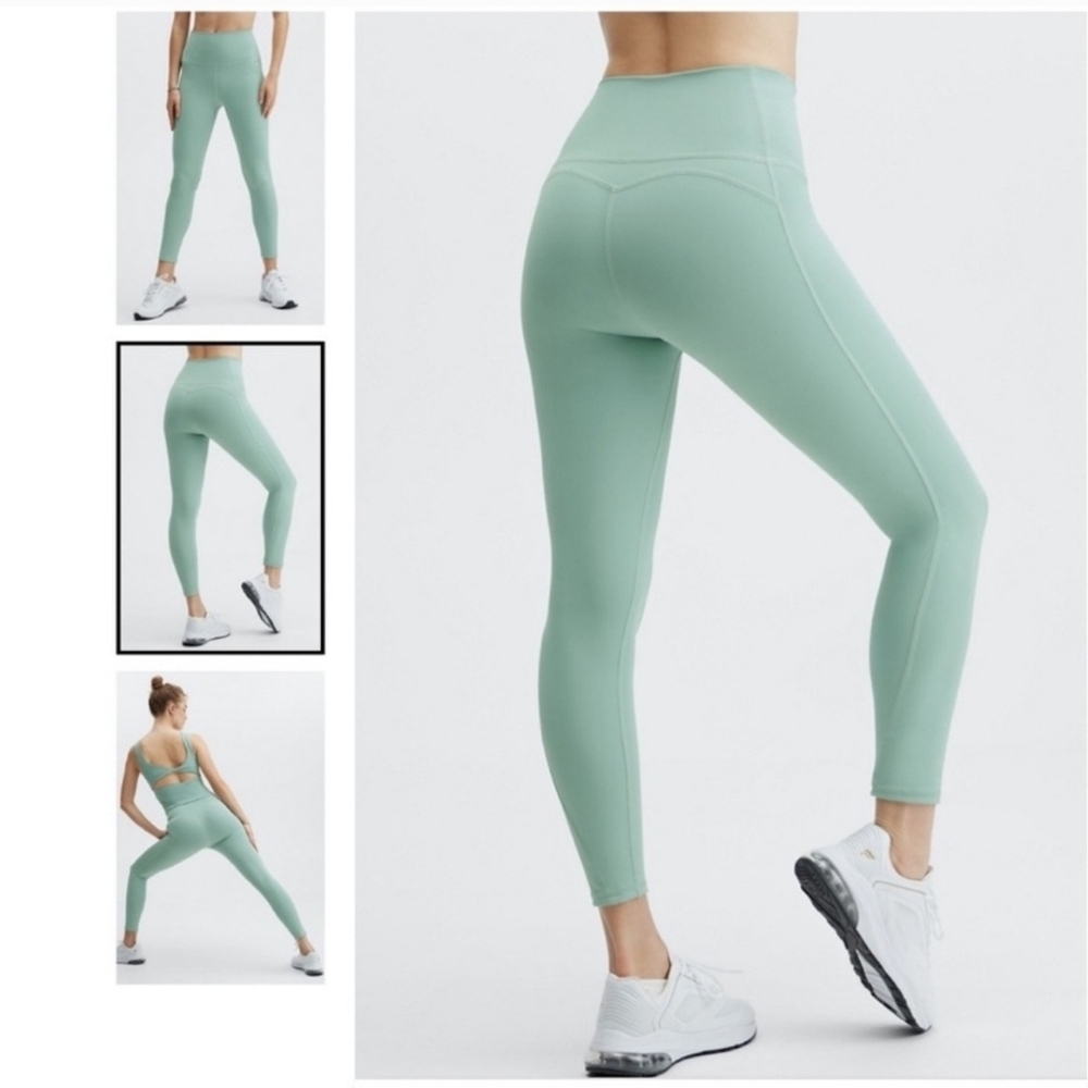 Fabletics Pureluxe Oasis Seafoam Ultra High Waisted Leggings Womens Size Medium